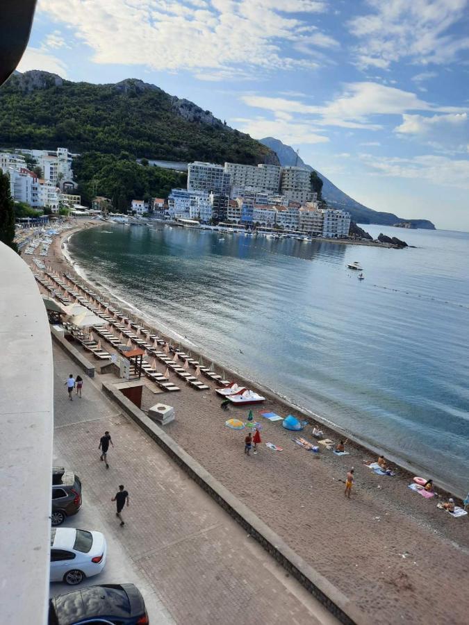 First Line Lux Apartment Rafailovici